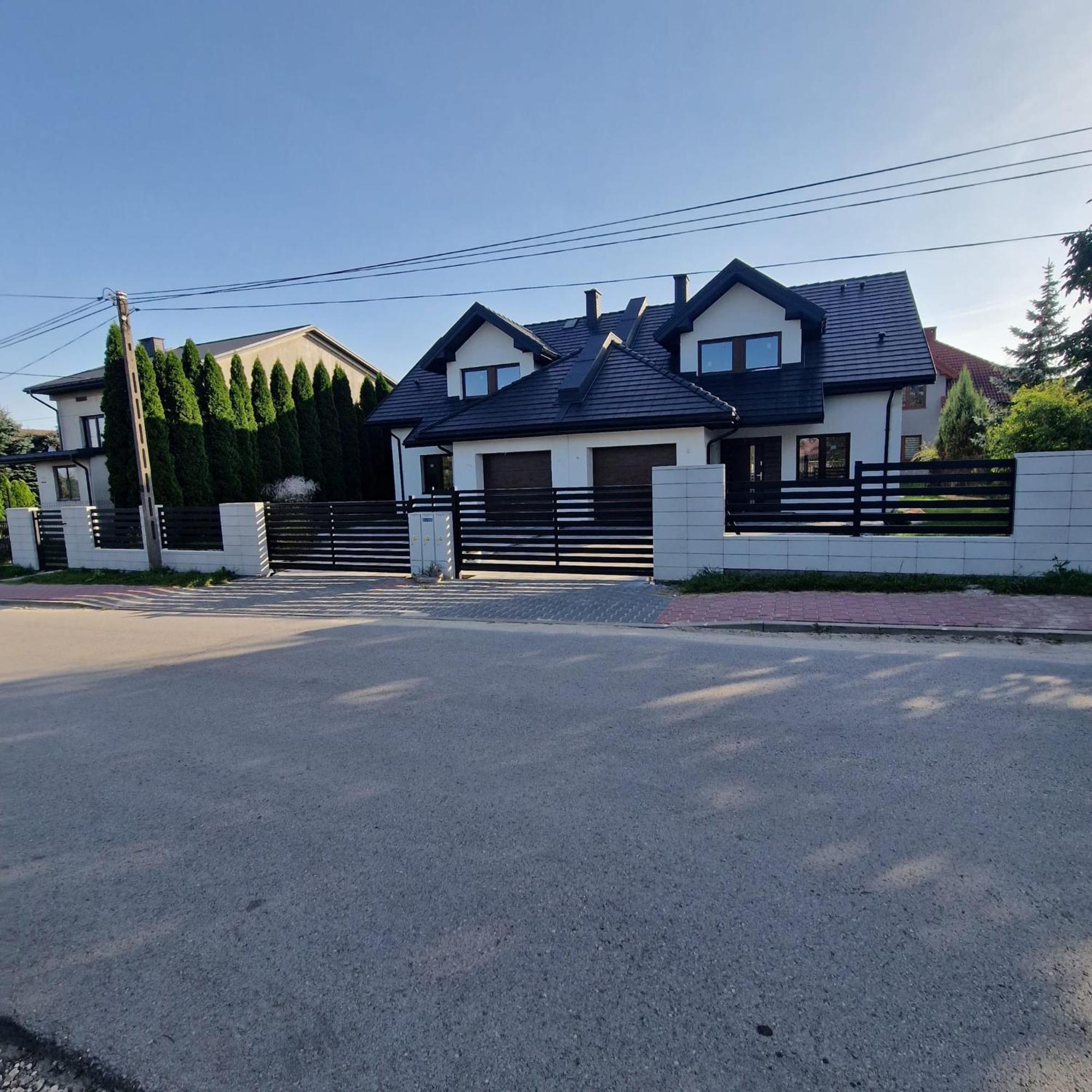 Prestige House Targi Kielce Zalew Apartment Cedzyna